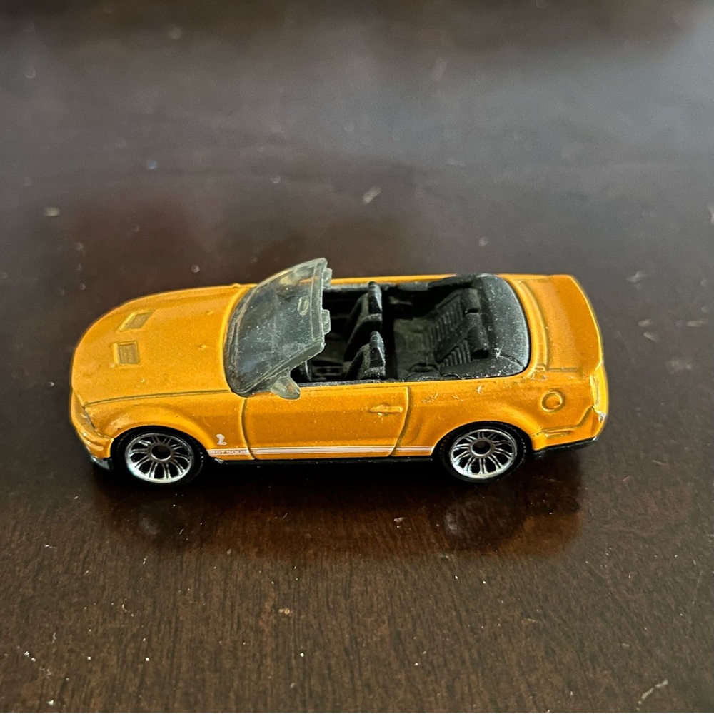 2007 MATTEL FORD SHELBY GT500 CONVERTIBLE YELLOW MBX METAL